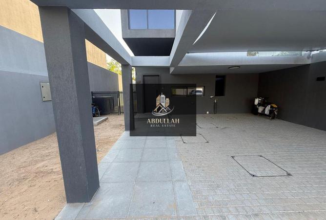 16010000 - Property Image 2