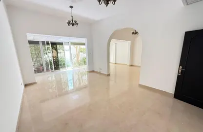 Villa - 4 Bedrooms - 4 Bathrooms for rent in Jumeirah 1 Villas - Jumeirah 1 - Jumeirah - Dubai