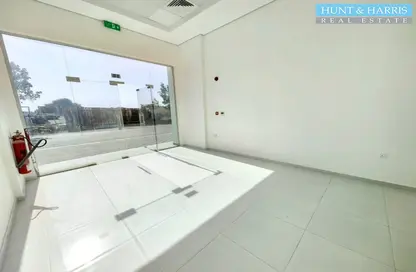Empty Room image for: Shop - Studio - 1 Bathroom for rent in Al Jazirah Al Hamra - Ras Al Khaimah, Image 1