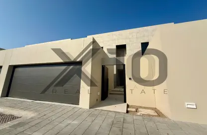 Villa - 6 Bedrooms - 6 Bathrooms for rent in Umm Suqeim 2 - Umm Suqeim - Dubai