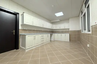 Apartment - 3 Bedrooms - 3 Bathrooms for rent in Shakhbout City - Abu Dhabi