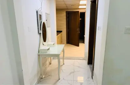 Apartment - 1 Bathroom for rent in Oasis Tower - Al Rashidiya 1 - Al Rashidiya - Ajman