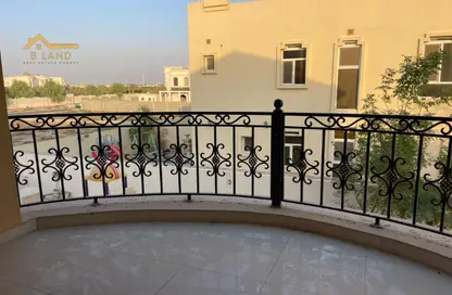 فيلا - 4 غرف نوم - 7 حمامات للايجار في الضاحية 3بي - النوف - الشارقة