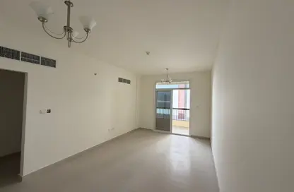 شقة - غرفة نوم - 2 حمامات للايجار في الفلاح - تجارية مويلح - الشارقة شقة - غرفة نوم - 2 حمامات للايجار في الفلاح - تجارية مويلح - الشارقة