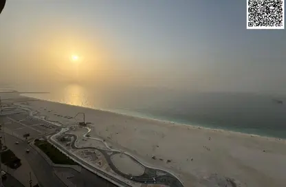 شقة - 2 غرف نوم - 3 حمامات للايجار في مساكن كورنيش عجمان - طريق كورنيش عجمان - عجمان