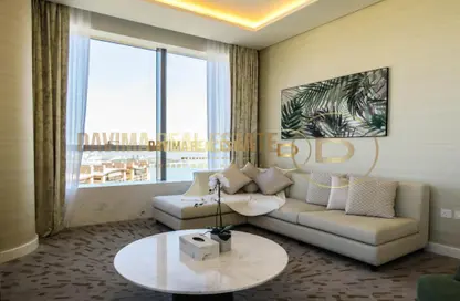 Apartment - 1 Bedroom - 2 Bathrooms for sale in The Palm Tower - Palm Jumeirah - Dubai