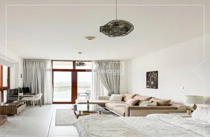 Apartment - Studio - 1 Bathroom for rent in Palm Views East - Palm Views - Palm Jumeirah - Dubai