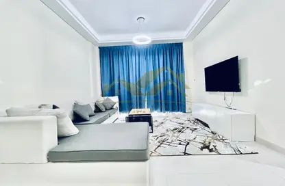 Apartment - 2 Bedrooms - 3 Bathrooms for rent in Jumeirah Garden City - Al Satwa - Dubai
