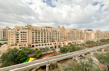 Outdoor Building image for: Apartment - 2 Bedrooms - 3 Bathrooms for sale in Al Hallawi - Shoreline Apartments - Palm Jumeirah - Dubai, Image 1