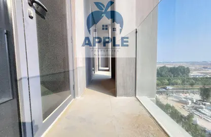 شقة - 2 غرف نوم - 3 حمامات للايجار في الطراز - حي نسيج - الجادة - الشارقة