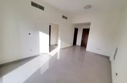 Apartment - 2 Bedrooms - 3 Bathrooms for rent in Al Rumailah building - Al Rumailah 2 - Al Rumaila - Ajman