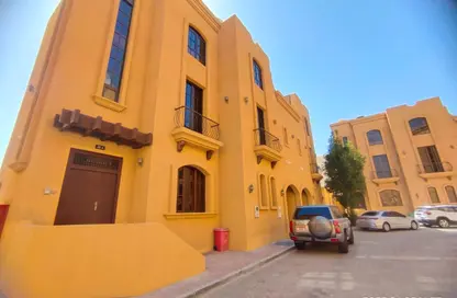 فيلا - 4 غرف نوم - 6 حمامات للايجار في خليفة بارك - الطريق الشرقي - أبوظبي