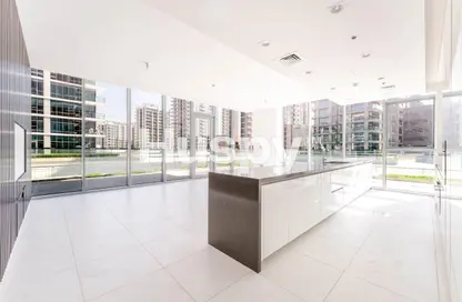 شقة - 3 غرف نوم - 5 حمامات للايجار في ريزيدنس ٨ - المنطقة وان - مدينة الشيخ محمد بن راشد - دبي