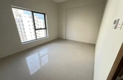 شقة - 3 غرف نوم - 3 حمامات للايجار في برج النعيمية 1 - أبراج النعيمية - النعيمية - عجمان