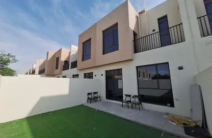Townhouse - 2 Bedrooms - 4 Bathrooms for rent in Nasma Residence - Al Tai - Sharjah
