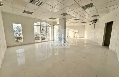 Shop - Studio - 1 Bathroom for rent in K01 - Greece Cluster - International City - Dubai
