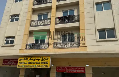 عمارة بالكامل - 8 غرف نوم - 8 حمامات للبيع في مجمع مويلح - تجارية مويلح - الشارقة