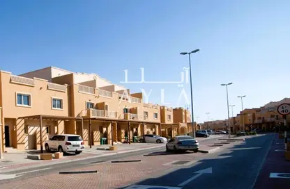 شقة - 4 غرف نوم - 5 حمامات للايجار في طراز عربي - فيلات الريف - مشروع الريف - أبوظبي