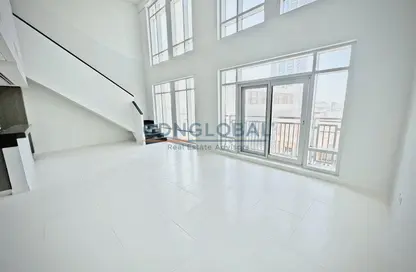 Empty Room image for: Apartment - 2 Bedrooms - 2 Bathrooms for rent in The Lofts Central - The Lofts - Downtown Dubai - Dubai, Image 1