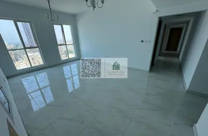 شقة - 2 غرف نوم - 2 حمامات للايجار في برج الكورنيش - طريق كورنيش عجمان - عجمان