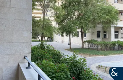 شقة - 2 غرف نوم - 3 حمامات للايجار في نورتون كورت 1 - قاعة نورتون - مدينة السيارات - دبي