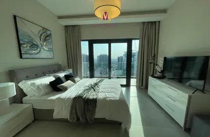 Room / Bedroom image for: Apartment - 1 Bathroom for rent in SOL Bay - Business Bay - Dubai, Image 1
