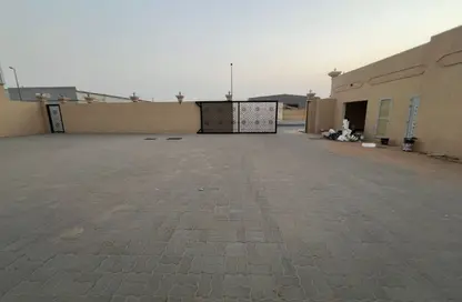 مستودع - استوديو - 2 حمامات للايجار في الصجعة الصناعية - الصجعة - الشارقة مستودع - استوديو - 2 حمامات للايجار في الصجعة الصناعية - الصجعة - الشارقة