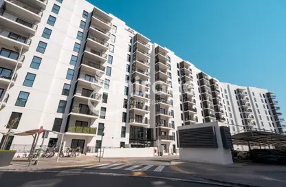 Apartment - 2 Bedrooms - 2 Bathrooms for sale in Waters Edge - Yas Island - Abu Dhabi