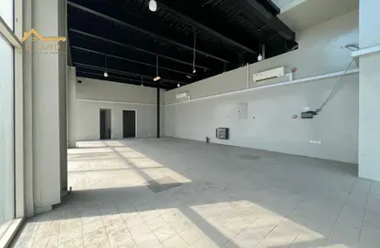 Warehouse - Studio - 1 Bathroom for rent in Industrial Building 13 - Industrial Area 13 - Sharjah Industrial Area - Sharjah