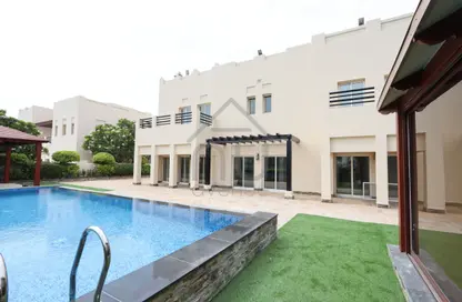 Pool image for: Villa - 5 Bedrooms - 5 Bathrooms for rent in Meadows 6 - Meadows - Dubai, Image 1