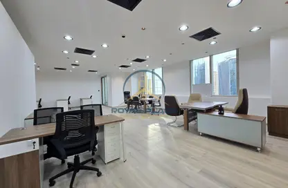 مكتب - استوديو - 1 حمام للايجار في القمة - الخليج التجاري - دبي