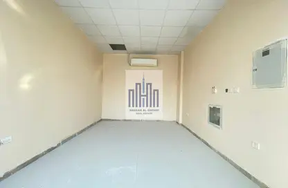 Shop - Studio - 1 Bathroom for rent in Fire Station Road - Muwaileh - Sharjah