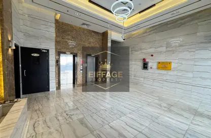 عمارة بالكامل - استوديو - 8 حمامات للبيع في 3 المويهات - المويهات - عجمان