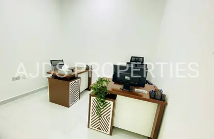 مكتب - استوديو - 1 حمام للايجار في ريد اڤينيو - منطقة القرهود - دبي