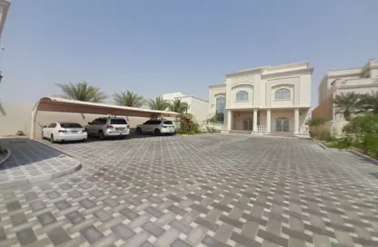 Villa - Studio - 7+ Bathrooms for rent in Shakhbout City - Abu Dhabi