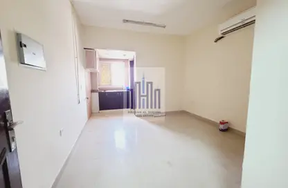 Apartment - Studio - 1 Bathroom for rent in Fire Station Road - Muwaileh - Sharjah