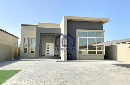 Outdoor House image for: Villa - 3 Bedrooms - 4 Bathrooms for rent in Al Marsa - Al Jazirah Al Hamra - Ras Al Khaimah, Image 1