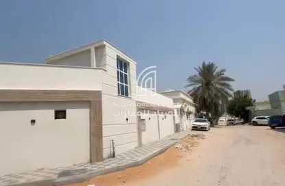 Villa - 4 Bedrooms - 2 Bathrooms for rent in Al Sabkha - Al Riqqa - Sharjah