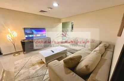 شقة - 3 غرف نوم - 3 حمامات للايجار في برج منازل 5 - شارع التعاون - التعاون - الشارقة