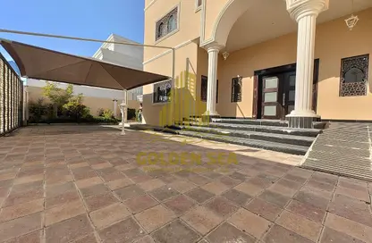 فيلا - 5 غرف نوم - 7 حمامات للايجار في البطين بارك - شارع الخليج العربي - البطين - أبوظبي