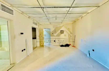 شقة - 1 حمام للايجار في عيال ناصر - الراس - ديرة - دبي