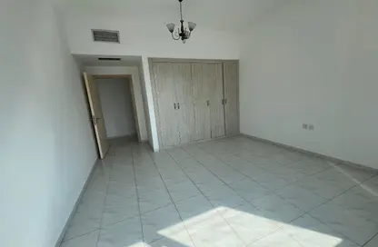 شقة - غرفة نوم - 1 حمام للايجار في شارع التعاون الجديد - التعاون - الشارقة شقة - غرفة نوم - 1 حمام للايجار في شارع التعاون الجديد - التعاون - الشارقة