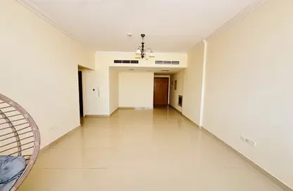 Apartment - 3 Bedrooms - 3 Bathrooms for rent in Muwaileh 29 Building - Muwaileh - Sharjah