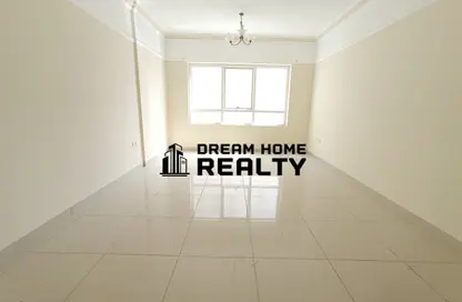 Apartment - 3 Bedrooms - 3 Bathrooms for rent in Sharjah 555 Tower - Al Khan Corniche - Al Khan - Sharjah