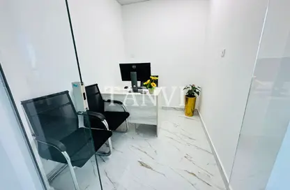 مكتب - استوديو - 1 حمام للايجار في فاطمه محمد احمد بن سليمان - الرفاعة - بر دبي - دبي