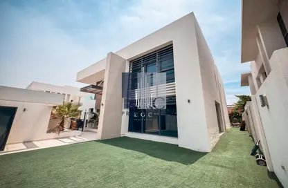 Villa - 4 Bedrooms - 6 Bathrooms for sale in West Yas - Yas Island - Abu Dhabi