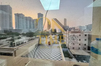 شقة - 2 غرف نوم - 3 حمامات للايجار في مساكن كورنيش عجمان - طريق كورنيش عجمان - عجمان