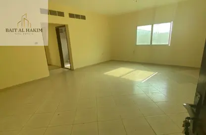 Apartment - 3 Bedrooms - 3 Bathrooms for rent in Sheikh Jaber Al Sabah Street - Al Naimiya - Al Nuaimiya - Ajman