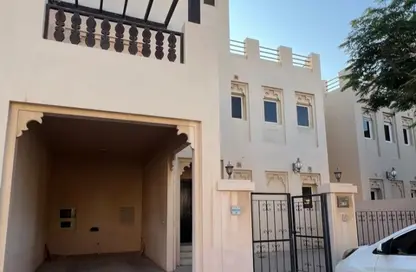 فيلا - 4 غرف نوم - 5 حمامات للايجار في تاون هاوسز قرية الحمرا - قرية الحمرا - رأس الخيمة