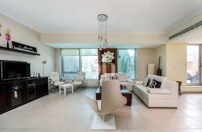 Apartment - 1 Bedroom - 2 Bathrooms for rent in Aurora Tower - Marina Promenade - Dubai Marina - Dubai